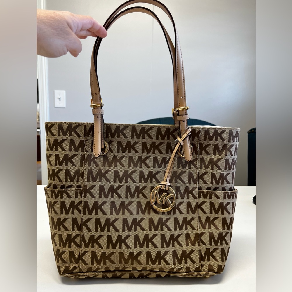 Michael Kors Jet Set Signature Logo Large NWT